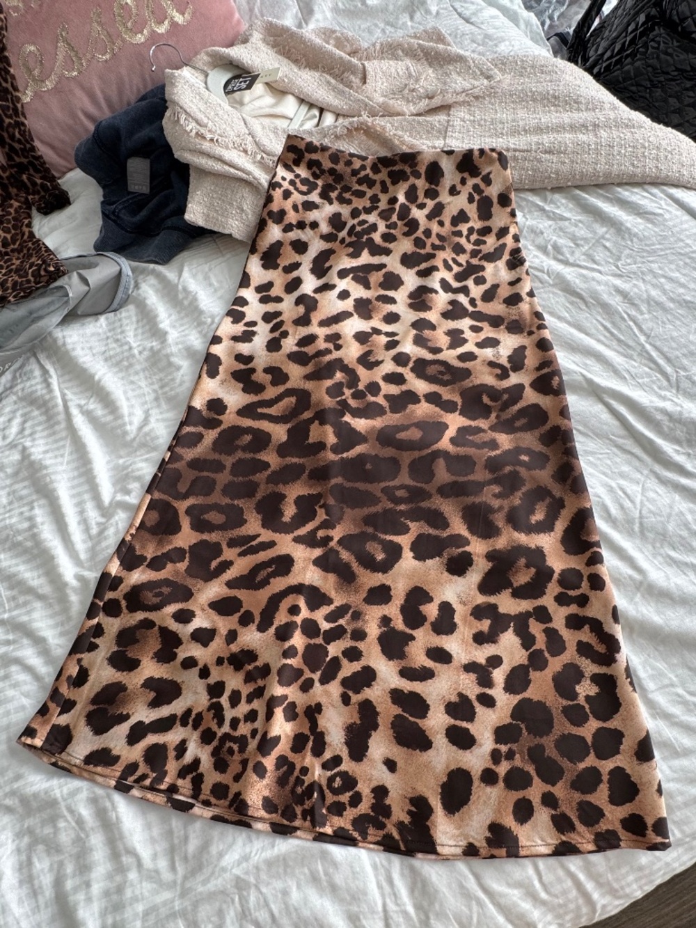 Leopard satin look midi high waisted skirt - Picture 6 of 6
